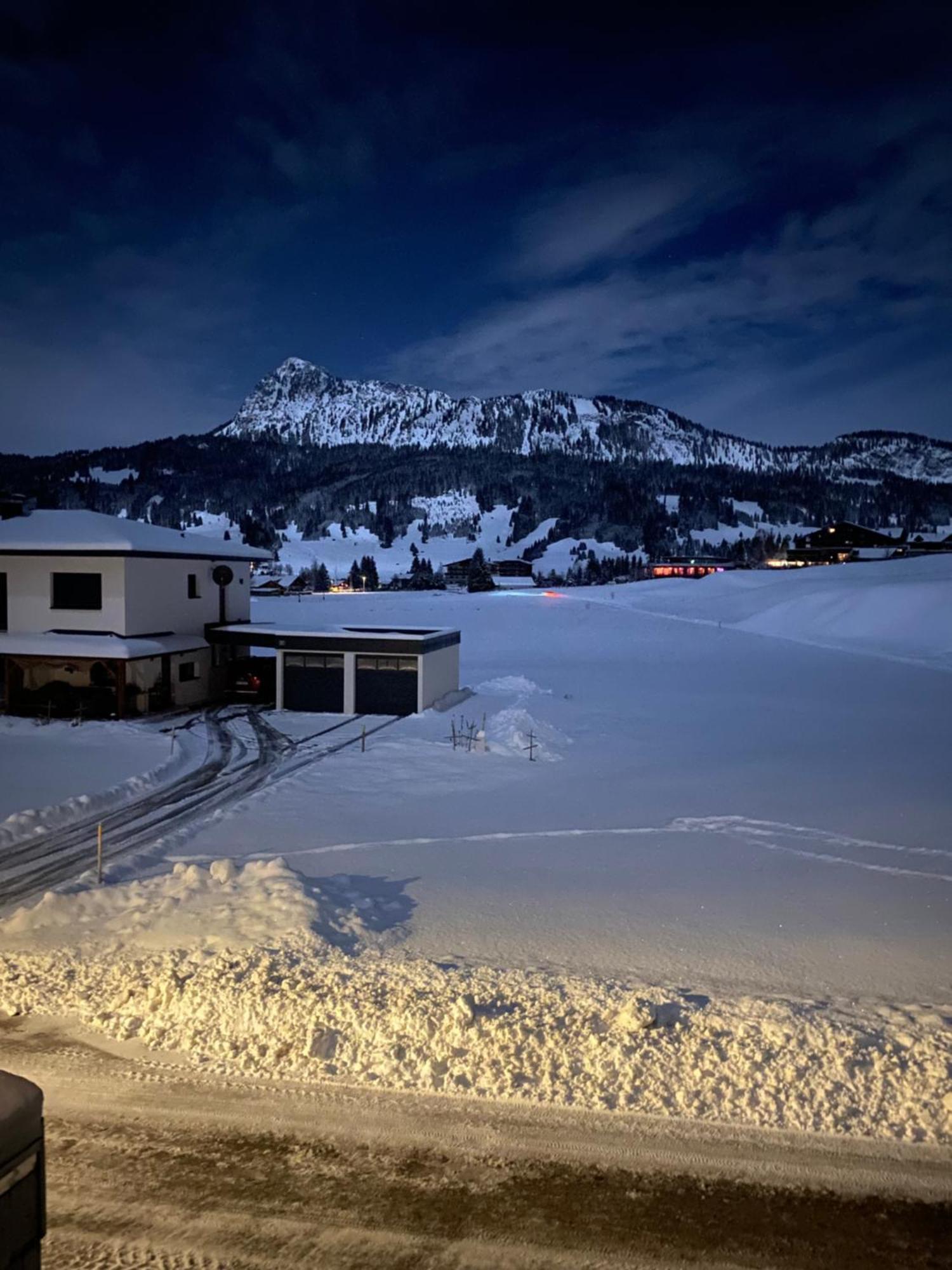 Toskanahaus, Njualms Tannheim Bagian luar foto